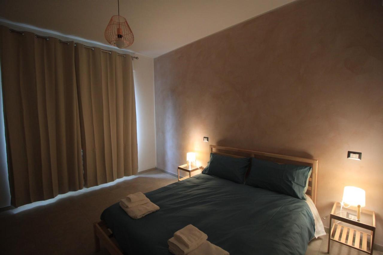 Il Rifugio Degli Artisti Bed & Breakfast Varese Exterior photo